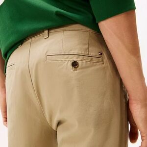 TOMMY HILFIGER Pants Mens 32X34 Beige Tan Khaki Tailored Fit Preppy Casual